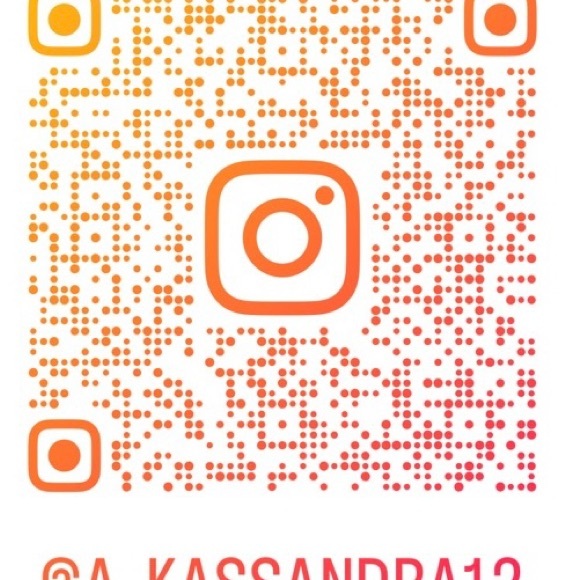 Friday Night Solo Luxe Affair - Picture 3 of 4